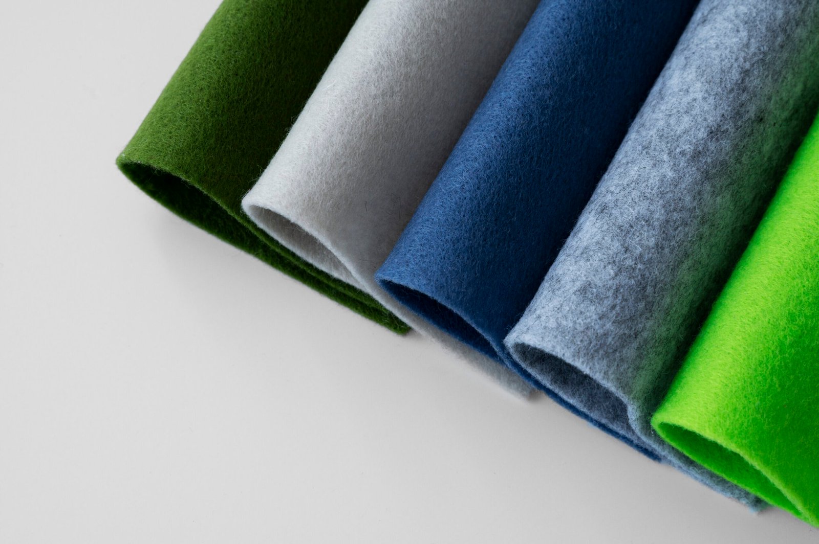 Differences Between Translucent and Opaque Fabrics